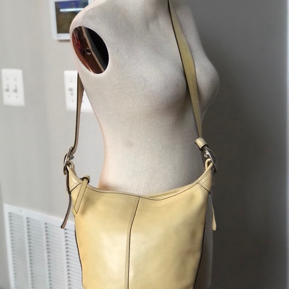 RARE VTG BUTTERCUP YELLOW COACH SHOULDER DUFFEL CONVERTIBLE LEATHER BUCK… - Picture 14 of 16